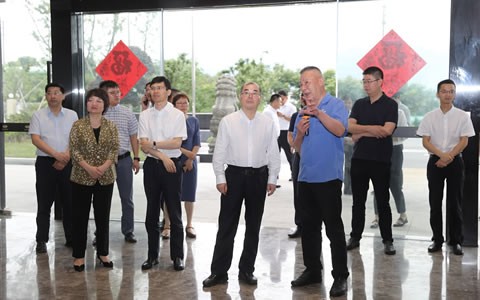 浙江省委宣传部部长朱国贤一行莅临通宝TB考察调研