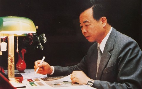 殚精竭虑四十载 鞠躬尽瘁通宝TB情 ——深切怀念郑阳生厂长