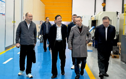 市人大常委会副主任金时刚走访通宝TB开展助企调研